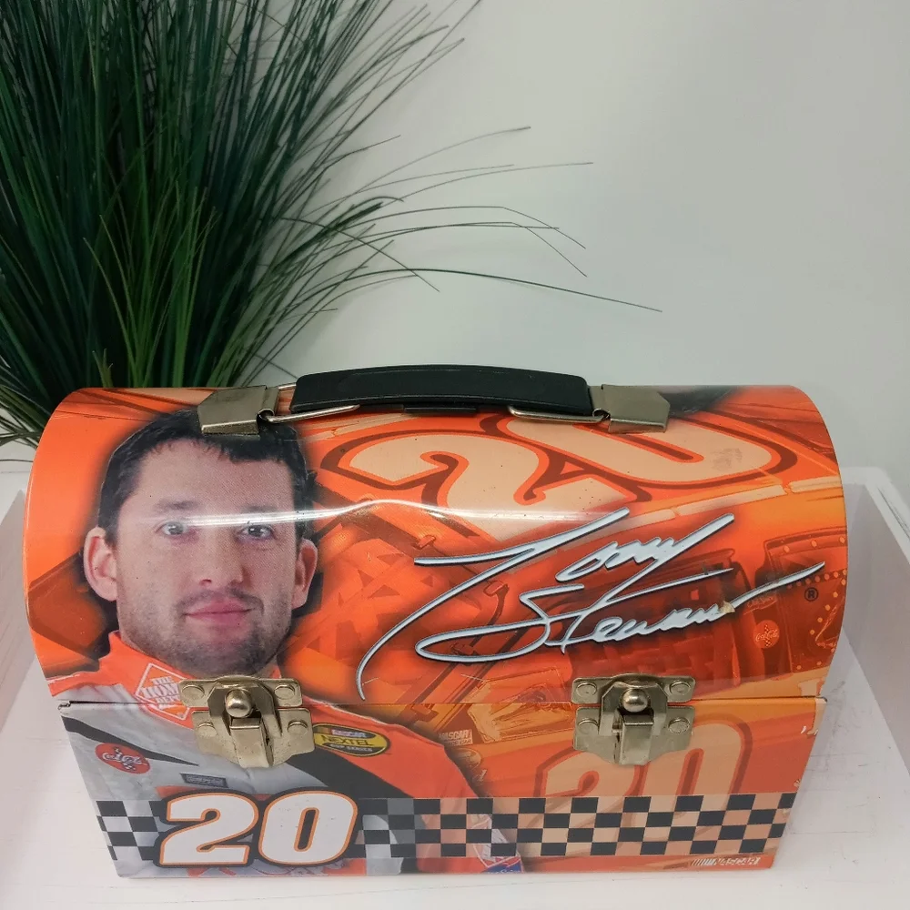 Nascar tony lunch stewart